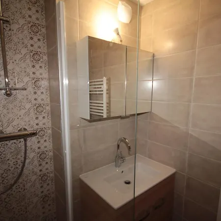 - Renove 4 Personnes Avec Garage Apartment *
